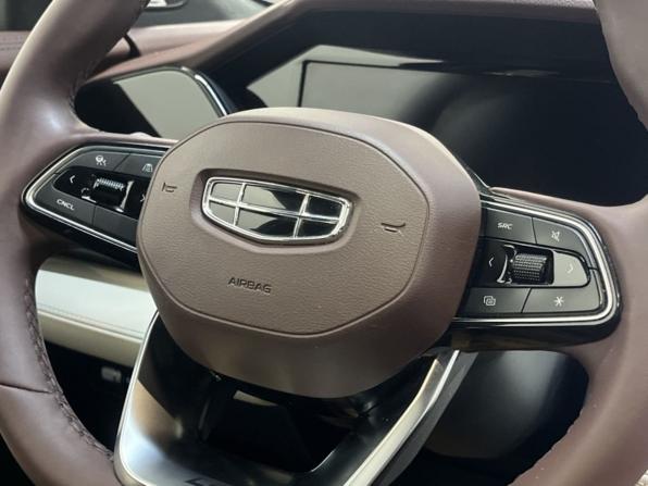 Geely Monjaro I с пробегом 2023 года, цена 3 195 000 рублей, 52715 км, внедорожник, Автокод Объявления