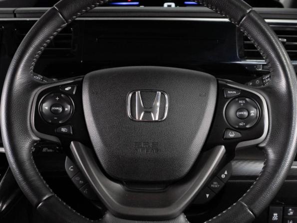 Honda Stepwgn V Рестайлинг с пробегом 2020 года, цена 2 650 000 рублей, 63971 км, минивэн, Автокод Объявления