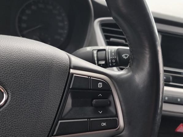Hyundai Solaris II с пробегом 2017 года, цена 1 029 000 рублей, 150367 км, седан, Автокод Объявления