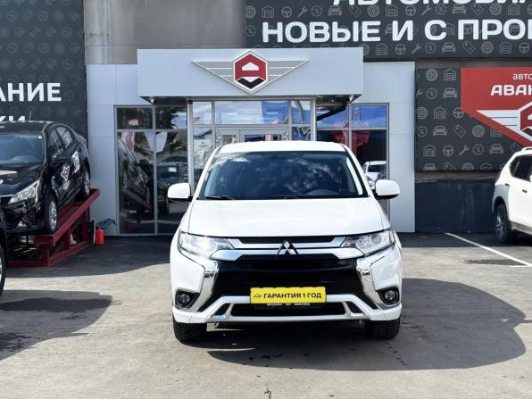 Mitsubishi Outlander III Рестайлинг 3 с пробегом 2022 года, цена 2 700 000 рублей, 49547 км, внедорожник, Автокод Объявления