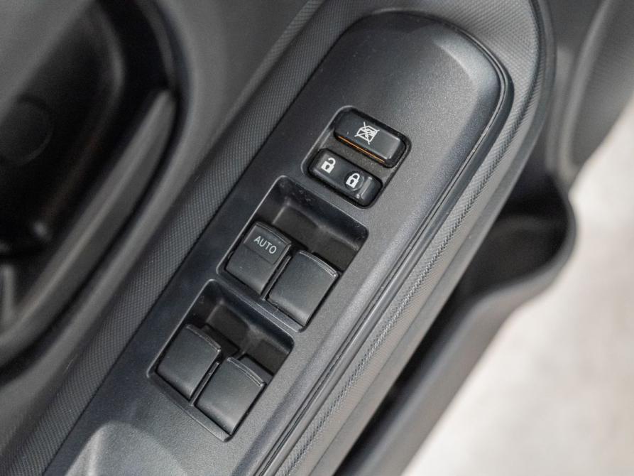 Toyota Prius c I Рестайлинг Красноярск  - изображение 17