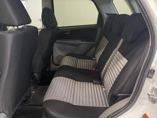 Suzuki SX4 I (Classic) Рестайлинг с пробегом 2011 года, цена 390 000 рублей, 159441 км, хэтчбек, Автокод Объявления