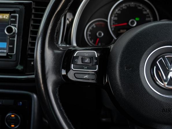 Volkswagen Beetle II (A5) с пробегом 2018 года, цена 1 970 000 рублей, 136010 км, хэтчбек, Автокод Объявления