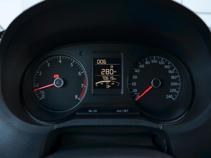 Volkswagen Polo V Рестайлинг Курган  - изображение 12