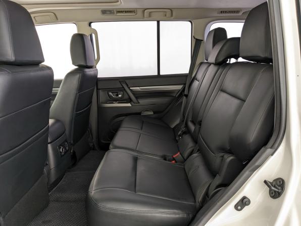 Mitsubishi Pajero IV Рестайлинг 2 с пробегом 2021 года, цена 4 440 000 рублей, 30244 км, внедорожник, Автокод Объявления