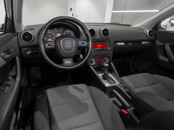 Audi A3 III (8V) с пробегом 2013 года, цена 920 000 рублей, 272510 км, хэтчбек, Автокод Объявления