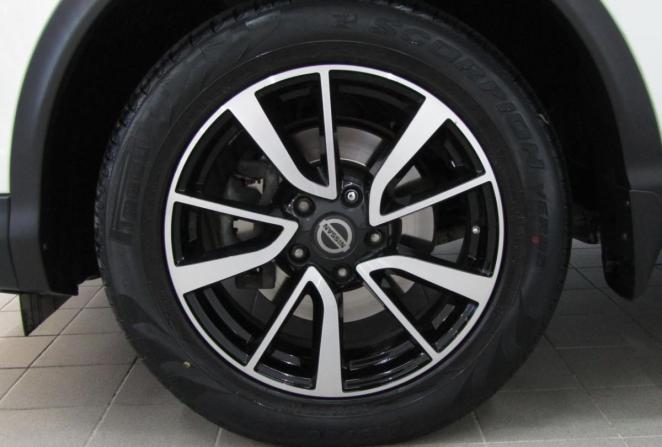 Nissan Qashqai II с пробегом 2018 года, цена 1 805 000 рублей, 93354 км, внедорожник, Автокод Объявления