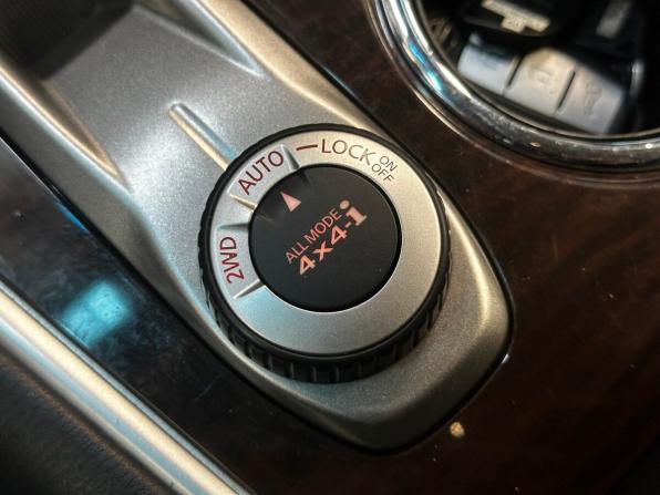 Nissan Pathfinder IV с пробегом 2015 года, цена 1 990 000 рублей, 136963 км, внедорожник, Автокод Объявления