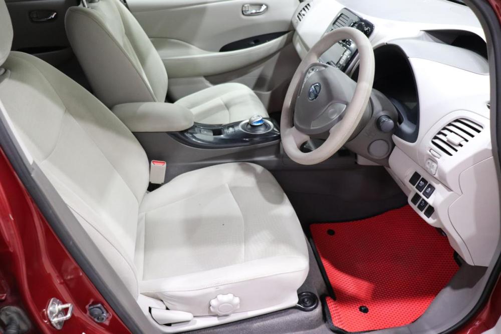 Nissan Leaf I (ZE0/AZE0) Иркутск  - изображение 17
