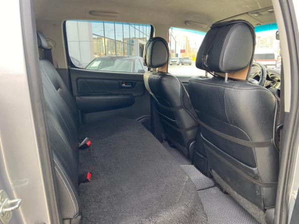 Toyota Hilux VII Рестайлинг с пробегом 2014 года, цена 2 600 000 рублей, 251639 км, пикап, Автокод Объявления