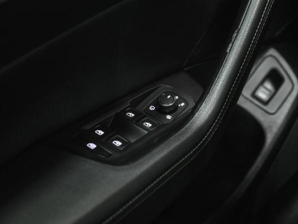 Volkswagen Passat B8 с пробегом 2016 года, цена 2 229 000 рублей, 96246 км, седан, Автокод Объявления