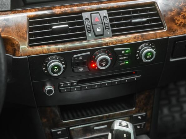 BMW 5 серии V (E60/E61) Рестайлинг с пробегом 2008 года, цена 1 389 000 рублей, 409758 км, седан, Автокод Объявления