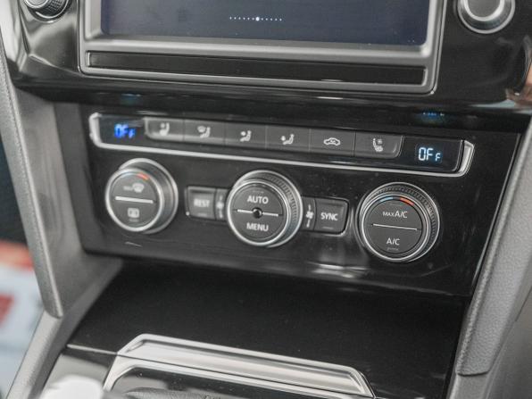 Volkswagen Passat B8 с пробегом 2016 года, цена 1 990 000 рублей, 67150 км, седан, Автокод Объявления