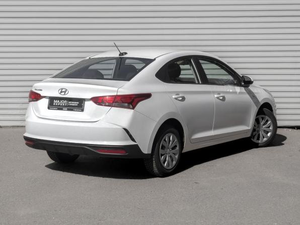 Hyundai Solaris II Рестайлинг с пробегом 2022 года, цена 1 665 000 рублей, 68053 км, седан, Автокод Объявления