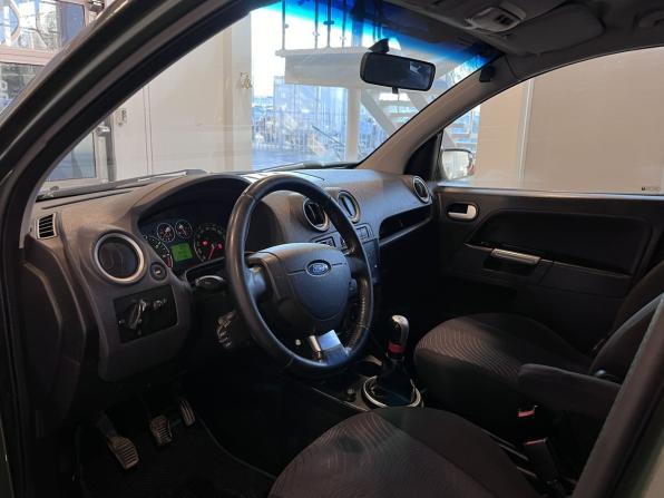 Ford Fusion I Рестайлинг с пробегом 2007 года, цена 350 000 рублей, 277594 км, хэтчбек, Автокод Объявления