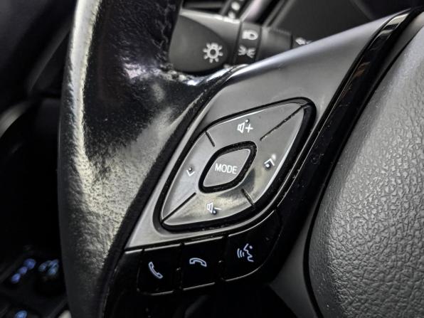 Toyota C-HR I Рестайлинг с пробегом 2021 года, цена 2 899 000 рублей, 55095 км, внедорожник, Автокод Объявления