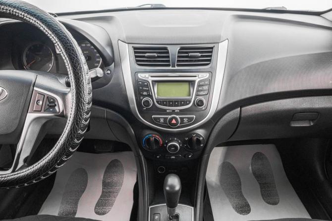 Hyundai Solaris I с пробегом 2011 года, цена 799 000 рублей, 195000 км, хэтчбек, Автокод Объявления