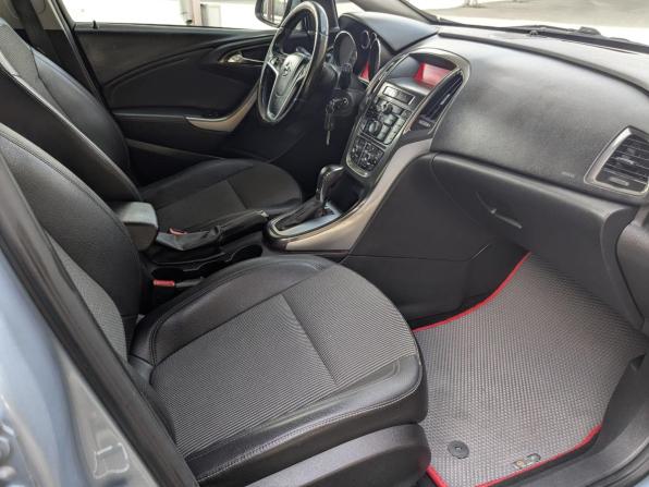 Opel Astra J с пробегом 2011 года, цена 659 900 рублей, 280000 км, хэтчбек, Автокод Объявления