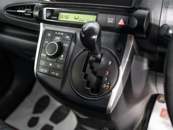 Toyota Wish II с пробегом 2010 года, цена 1 099 500 рублей, 185600 км, минивэн, Автокод Объявления