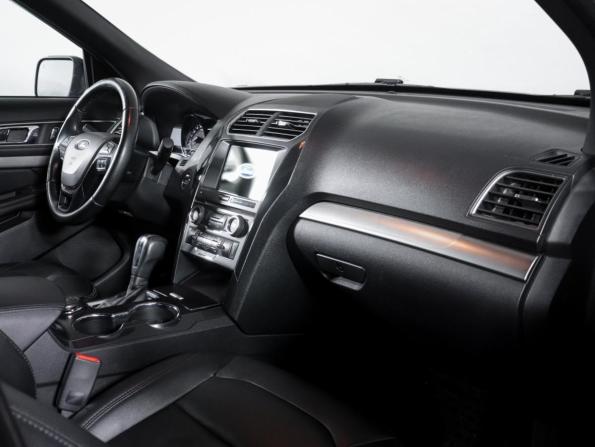 Ford Explorer V Рестайлинг 2 с пробегом 2018 года, цена 3 290 000 рублей, 68700 км, внедорожник, Автокод Объявления