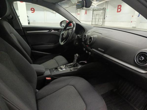 Audi A3 III (8V) Рестайлинг с пробегом 2019 года, цена 1 979 000 рублей, 107486 км, седан, Автокод Объявления