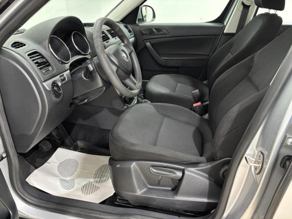 Skoda Yeti I Рестайлинг с пробегом 2017 года, цена 1 470 000 рублей, 58809 км, внедорожник, Автокод Объявления