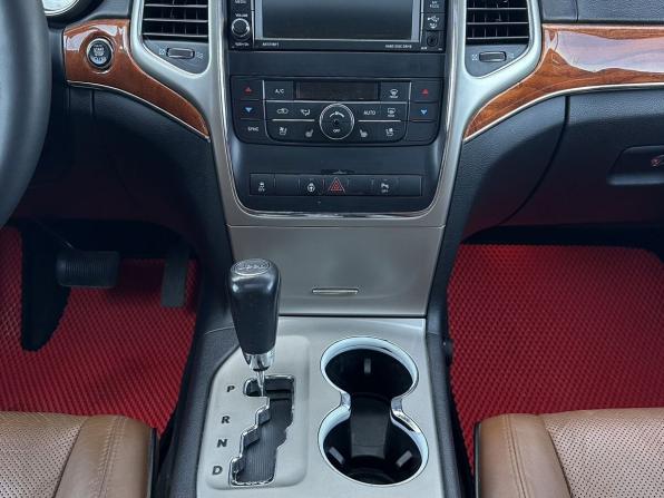 Jeep Grand Cherokee IV (WK2) с пробегом 2012 года, цена 1 552 000 рублей, 138277 км, внедорожник, Автокод Объявления