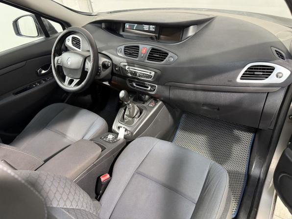 Renault Scenic III с пробегом 2010 года, цена 669 800 рублей, 307000 км, компактвэн, Автокод Объявления