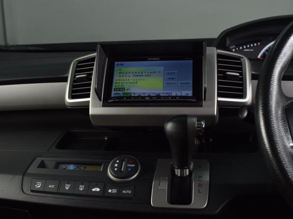 Honda Freed I Рестайлинг с пробегом 2012 года, цена 1 099 995 рублей, 138946 км, компактвэн, Автокод Объявления