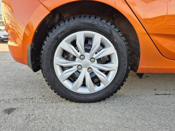 Hyundai Solaris I Рестайлинг с пробегом 2014 года, цена 979 000 рублей, 126052 км, хэтчбек, Автокод Объявления