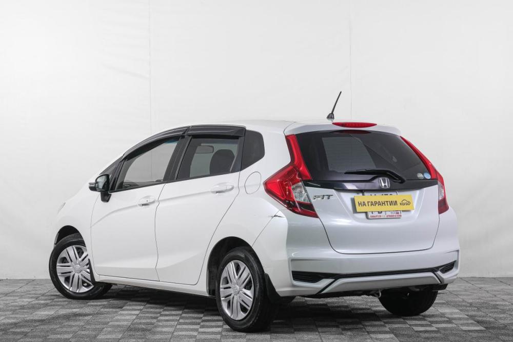 Honda Fit III Рестайлинг Кемерово  - изображение 5