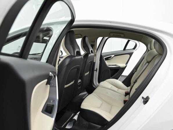 Volvo S60 II с пробегом 2012 года, цена 1 049 000 рублей, 182000 км, седан, Автокод Объявления