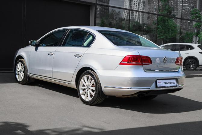Volkswagen Passat B7 с пробегом 2011 года, цена 998 000 рублей, 172378 км, седан, Автокод Объявления