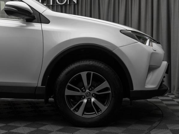 Toyota RAV4 IV (XA40) Рестайлинг с пробегом 2017 года, цена 2 280 000 рублей, 133573 км, внедорожник, Автокод Объявления