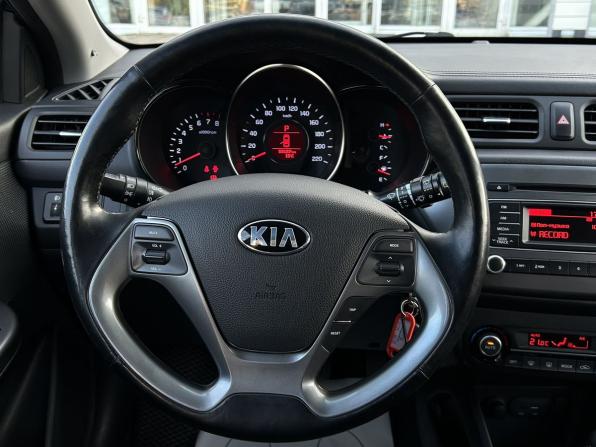 Kia Rio III Рестайлинг с пробегом 2015 года, цена 1 245 000 рублей, 99000 км, хэтчбек, Автокод Объявления