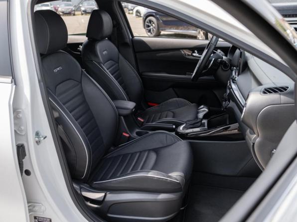 Kia Cerato IV с пробегом 2021 года, цена 2 399 000 рублей, 41993 км, седан, Автокод Объявления