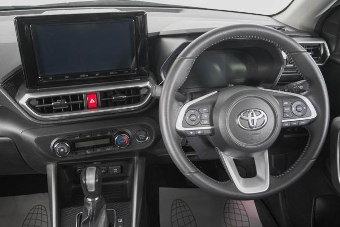 Toyota Raize I с пробегом 2021 года, цена 1 789 000 рублей, 52300 км, внедорожник, Автокод Объявления