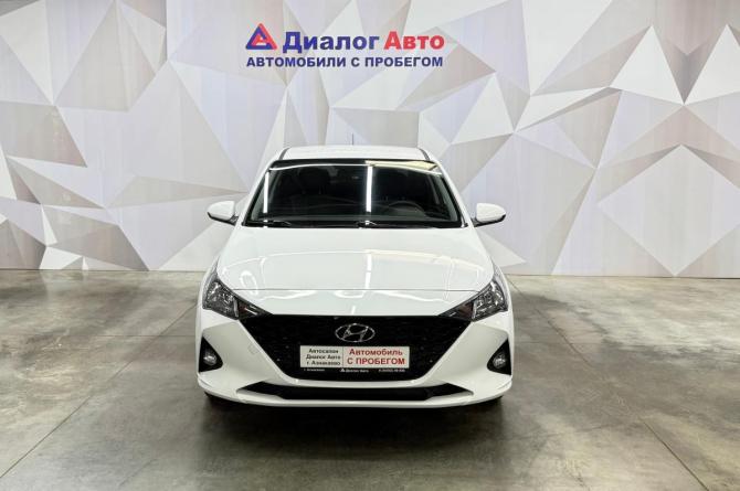 Hyundai Solaris II Рестайлинг с пробегом 2021 года, цена 1 470 000 рублей, 43671 км, седан, Автокод Объявления