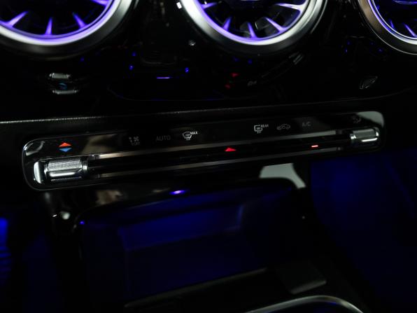 Mercedes-Benz A-Класс IV (W177) с пробегом 2019 года, цена 2 499 700 рублей, 68862 км, седан, Автокод Объявления