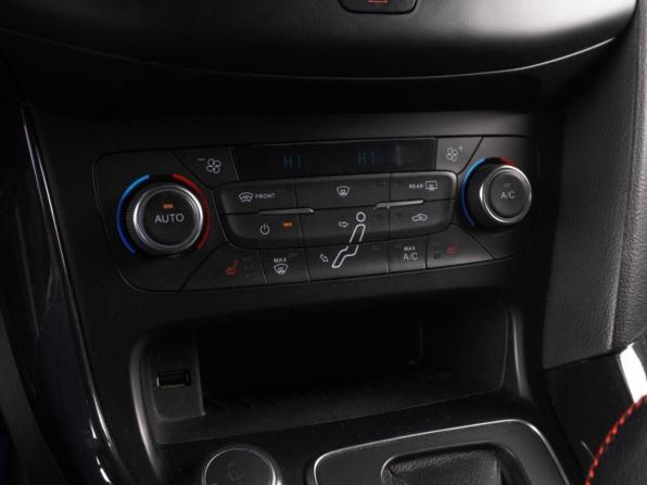 Ford Focus III Рестайлинг с пробегом 2017 года, цена 1 199 000 рублей, 212821 км, седан, Автокод Объявления