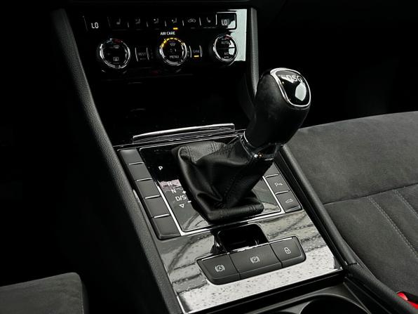 Skoda Superb III с пробегом 2017 года, цена 1 567 800 рублей, 240872 км, лифтбек, Автокод Объявления