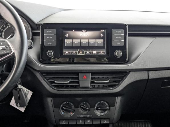Skoda Rapid II с пробегом 2022 года, цена 1 650 000 рублей, 76968 км, лифтбек, Автокод Объявления