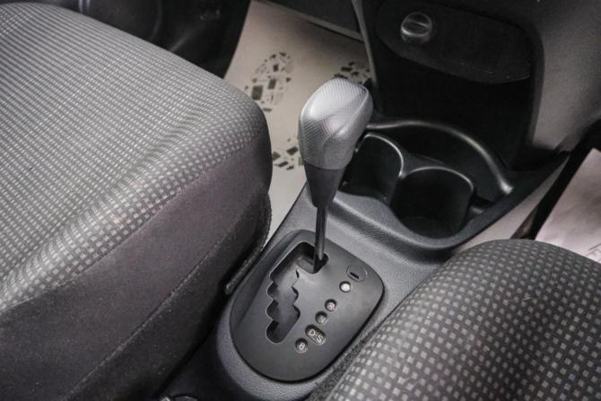 Toyota Vitz III (XP130) Рестайлинг с пробегом 2016 года, цена 919 000 рублей, 130000 км, хэтчбек, Автокод Объявления