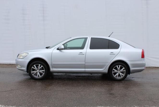 Skoda Octavia II (A5) Рестайлинг с пробегом 2013 года, цена 1 000 000 рублей, 266336 км, лифтбек, Автокод Объявления