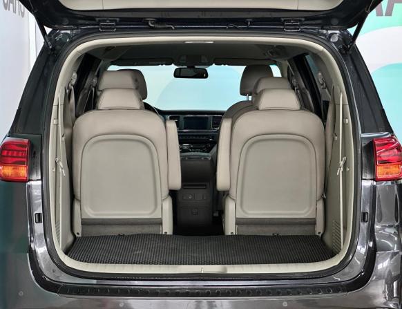 Kia Carnival III с пробегом 2018 года, цена 2 770 000 рублей, 111200 км, минивэн, Автокод Объявления