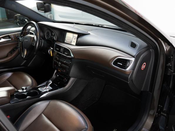 Infiniti Q30 с пробегом 2016 года, цена 2 119 000 рублей, 104395 км, хэтчбек, Автокод Объявления