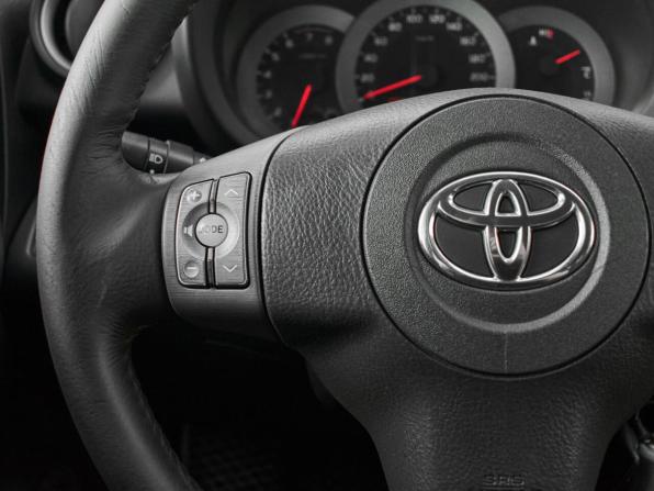 Toyota RAV4 III (XA30) с пробегом 2008 года, цена 1 300 000 рублей, 297371 км, внедорожник, Автокод Объявления