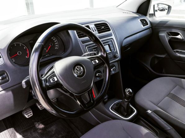 Volkswagen Polo V Рестайлинг с пробегом 2016 года, цена 1 149 000 рублей, 93654 км, седан, Автокод Объявления