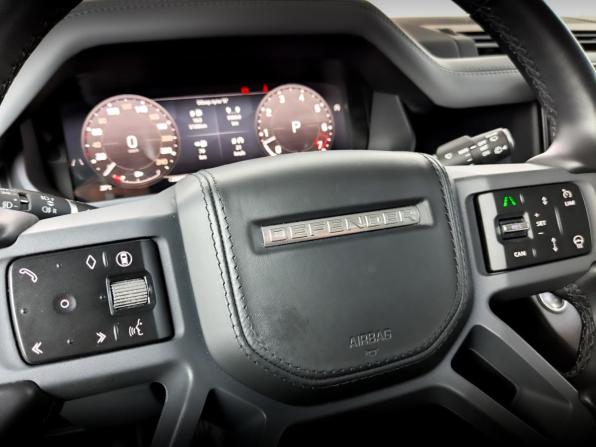 Land Rover Defender II с пробегом 2024 года, цена 11 000 000 рублей, 28585 км, внедорожник, Автокод Объявления