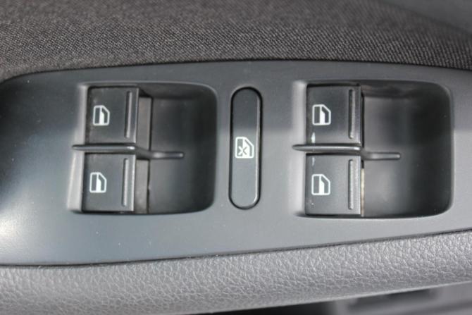 Volkswagen Jetta VI Рестайлинг с пробегом 2017 года, цена 997 000 рублей, 231313 км, седан, Автокод Объявления